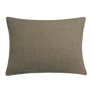 HOME 81 plaid | fudge Home 81 kussensloop in de kleur fudge is een gemêleerd geweven kussensloop gemaakt van een wolblend. Het kussensloop is double faced