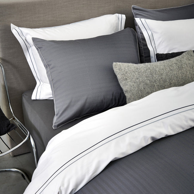 HOME MILANO dekbedovertrek | off black HOME MILANO dekbedovertrek | off black