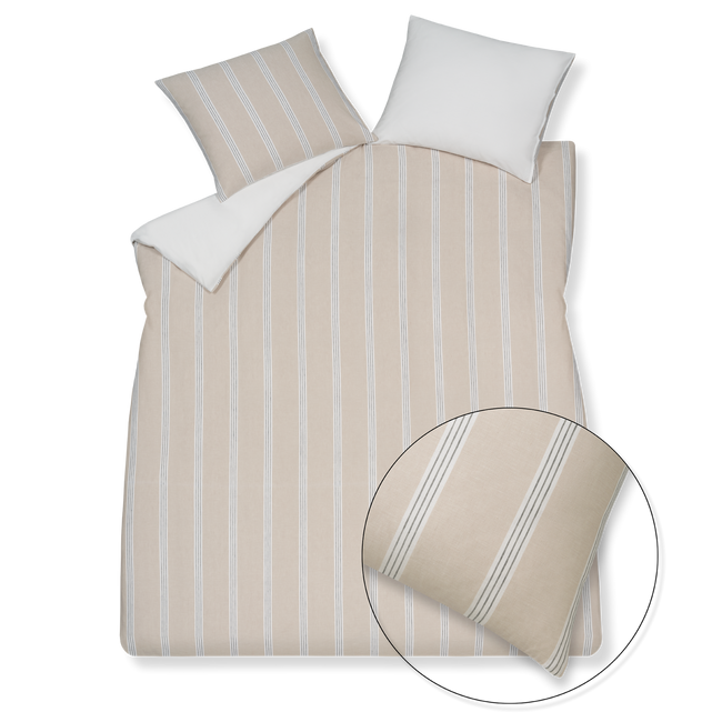 PURE 91 XL dekbedovertrekset | stone Pure 91 stone dekbedovertrek heeft beige strepen afgewisseld met fijne grijze lijnen op een witte achtergrond, gemaakt van een combinatie van katoen en linnen. De achterkant van het dekbedovertrek is effen off white, gemaakt van katoensatijn. De kussens hebben aan de voorkant kant de strepen en aan de andere kant is het effen wit.