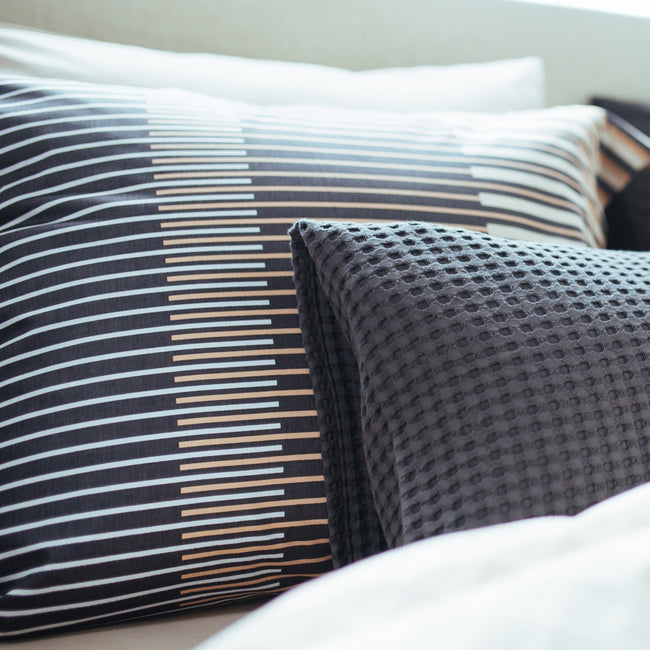 WANDER dekbedovertrek | off black WANDER dekbedovertrek | off black