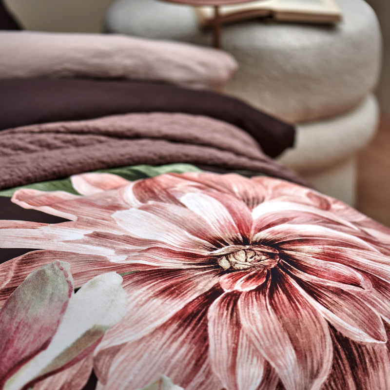 PARADISE BLOOM XL dekbedovertrekset | dark chocolate