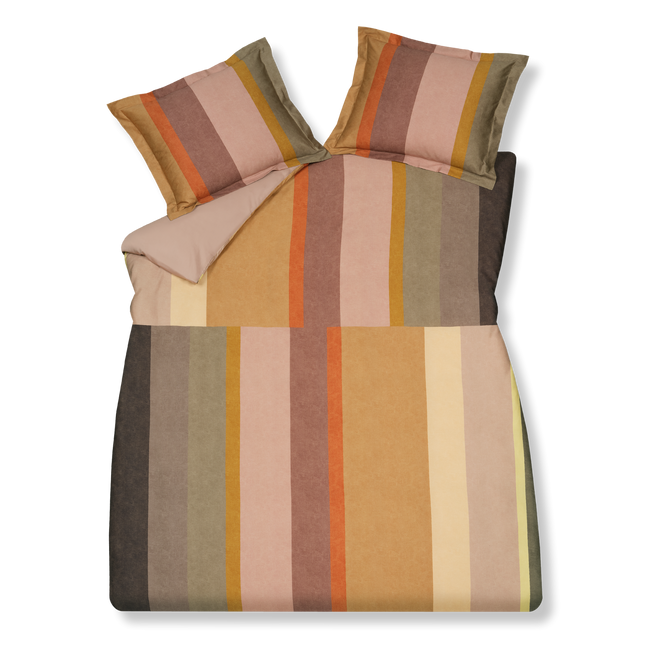 REVEAL dekbedovertrekset | multi Reveal multi dekbedovertrek heeft een verwassen look met strepen in verschillende diktes in roze, oranje, geel, groen en bruin. De achterkant van het dekbedovertrek is effen roze. De kussens hebben aan beide zijden enkele strepen.