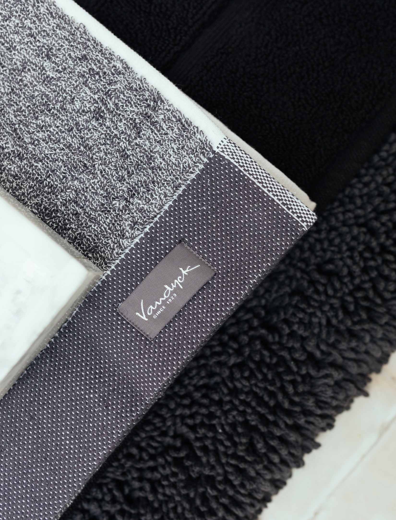 HOME UNI badlaken | off black