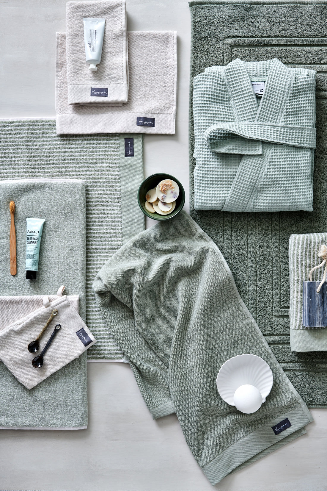 HOME UNI badgoed | smoke green
