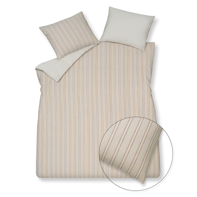 Pure75 multi dekbedovertrek heeft heeft verticale strepen in afwisselend beige, blauw, roze, geel. De achterkant van het dekbedovertrek is effen wit
