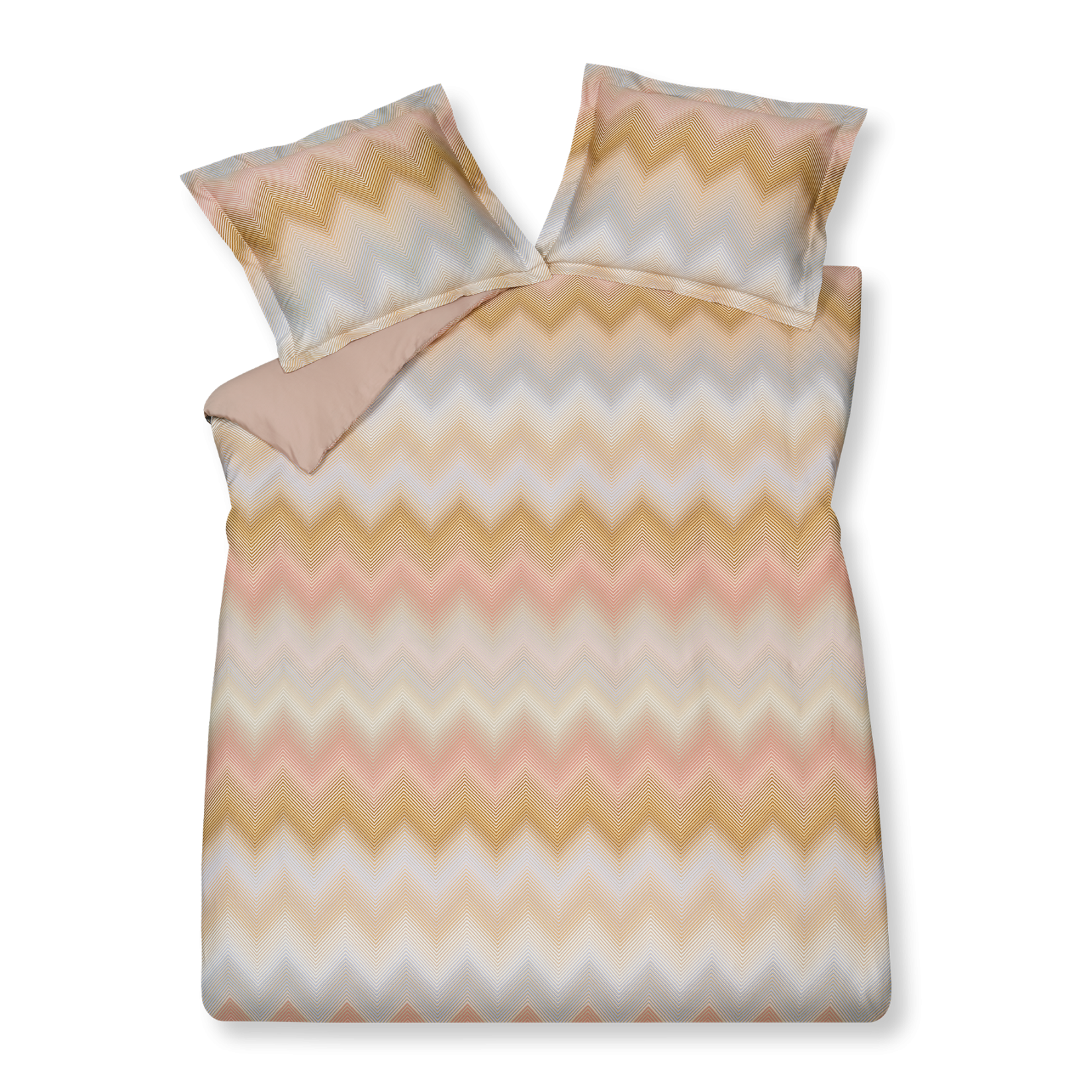 Ziggy viola dekbedovertrek heeft zigzaglijnen in verschillende tinten blauw, paars, roze en oranje. De achterkant van het dekbedovertrek is effen pastel roze. De kussens hebben aan beide kanten dezelfde zigzaglijnen. 